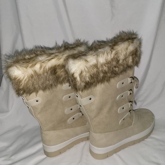 Boots - Picture 2 of 3